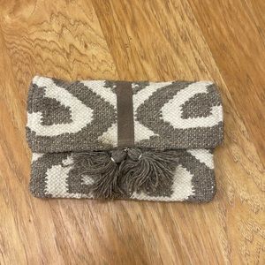 🚨MAKE AN OFFER🚨 Women’s Clutch